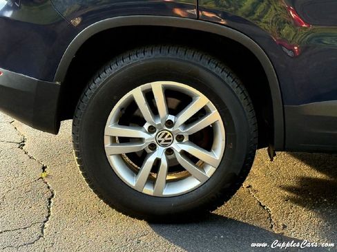 Used 2012 Volkswagen Tiguan S image 41