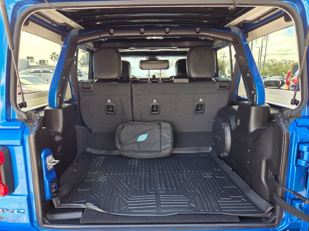 Certified 2023 Jeep Wrangler Unlimited Sahara AWD/4WD image 9