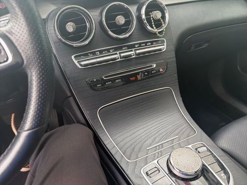 Used 2019 Mercedes-Benz GLC 300 image 11