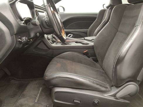 Used 2017 Dodge Challenger GT w/ Driver Convenience Group image 17