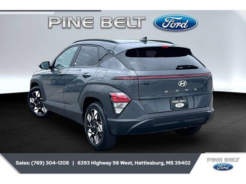 Used 2025 Hyundai Kona SEL FWD image 2