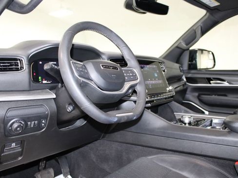 Used 2024 Jeep Wagoneer Series II AWD/4WD image 24