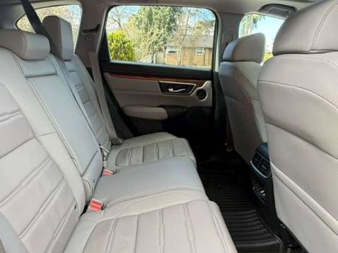 Used 2018 Honda CR-V Touring image 8