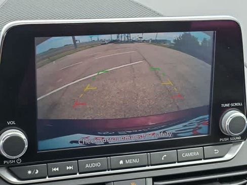 Used 2024 Nissan Altima 2.5 SV FWD image 22