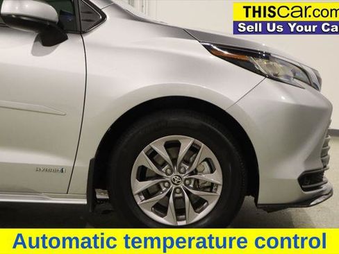 Used 2021 Toyota Sienna LE FWD image 13