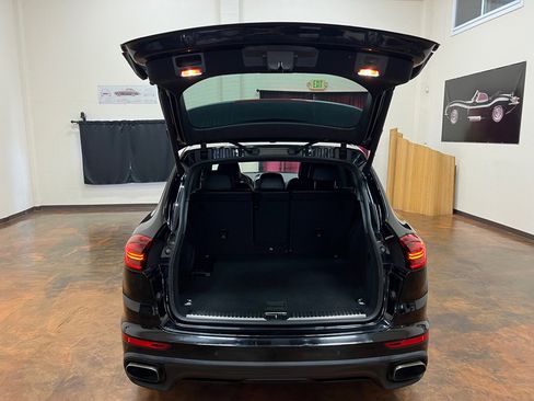 Used 2016 Porsche Cayenne AWD/4WD image 41