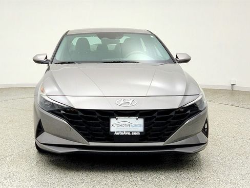 Used 2023 Hyundai Elantra SEL w/ Convenience Package FWD image 2