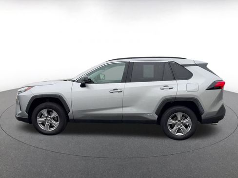Used 2025 Toyota RAV4 LE image 9