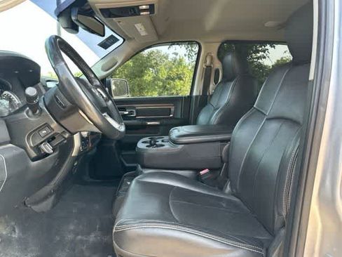 Used 2018 RAM 1500 Laramie w/ Convenience Group AWD/4WD image 5