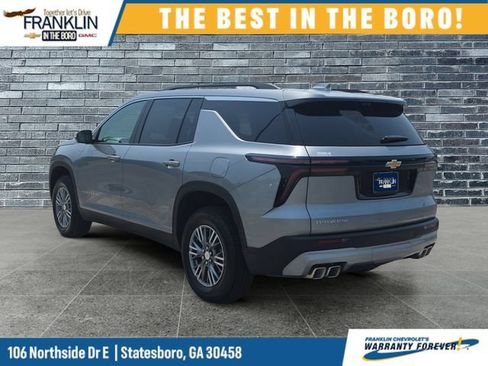 Used 2026 Chevrolet Traverse LT w/ Driver Confidence Package FWD image 3