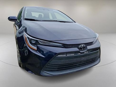 Used 2024 Toyota Corolla LE FWD image 2