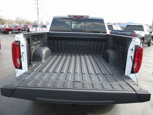 Used 2024 GMC Sierra 1500 AT4X AWD/4WD image 8