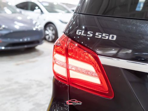 Used 2018 Mercedes-Benz GLS 550 4MATIC w/ Driver Assistance Package image 50