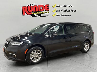 Used 2023 Chrysler Pacifica Touring-L
