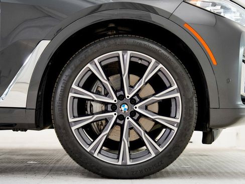 Used 2022 BMW X7 xDrive40i w/ Premium Package AWD/4WD image 31
