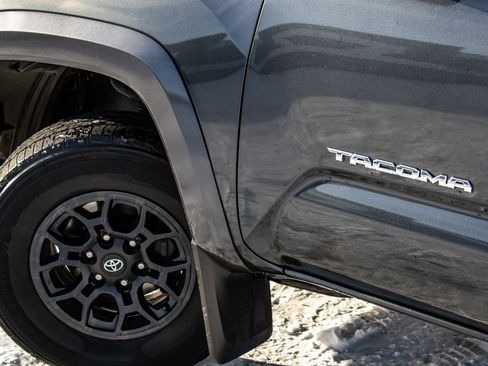 Used 2021 Toyota Tacoma SR5 image 8