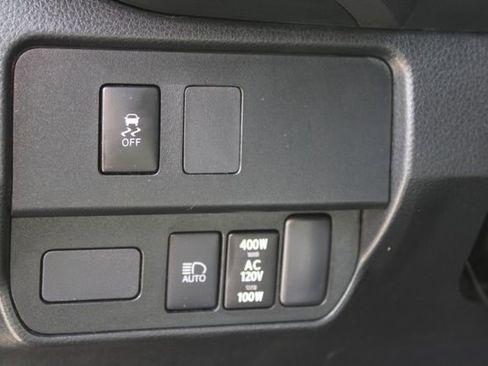Used 2022 Toyota Tacoma TRD Sport w/ TRD Premium Sport Package RWD image 18