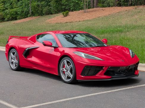 Used 2021 Chevrolet Corvette Stingray Premium Cpe w/ Z51 Performance Package RWD image 25