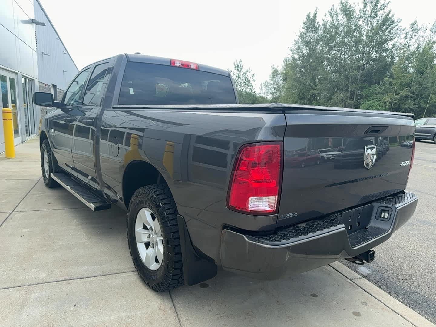 Used 2019 RAM 1500 Express AWD/4WD image 3