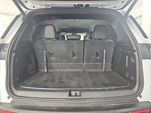 Certified 2026 Chevrolet Traverse LT w/ Midnight/Sport Edition FWD image 17