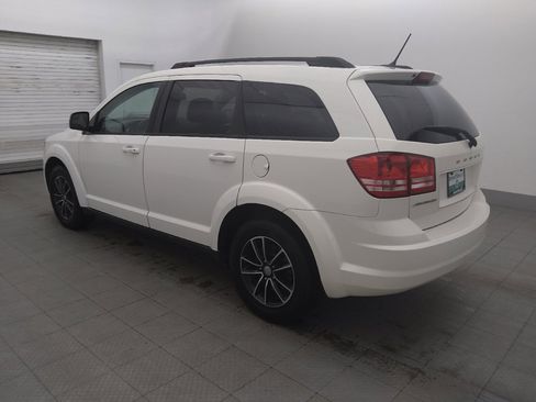 Used 2017 Dodge Journey SE w/ Flexible Seating Group FWD image 3