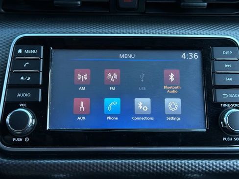 Used 2018 Nissan Kicks S image 28