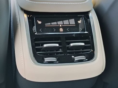 New 2026 Volvo XC90 B6 Plus image 30