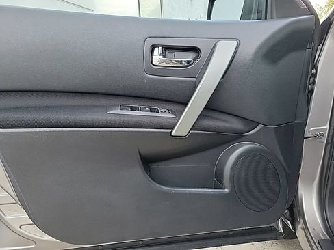 Used 2013 Nissan Rogue S AWD/4WD image 27