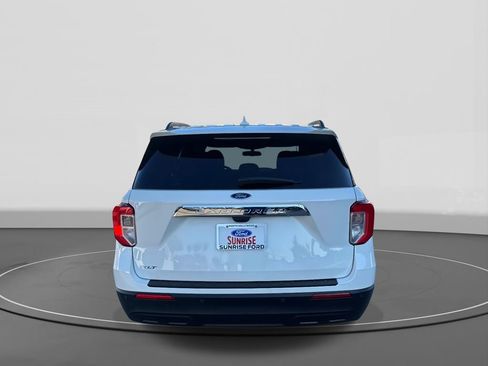 Used 2023 Ford Explorer XLT image 6