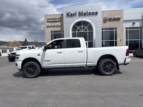 New 2026 RAM 2500 Laramie AWD/4WD image 8