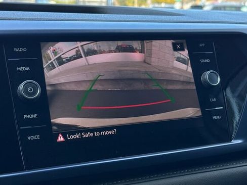 Used 2024 Volkswagen Taos SE image 19