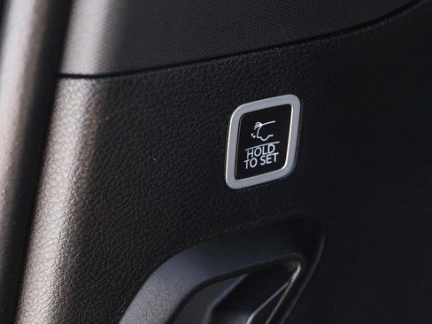 Used 2023 Jeep Wagoneer Series II w/ Flexible Seating Group image 9