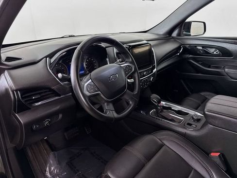 Used 2023 Chevrolet Traverse RS AWD/4WD image 9