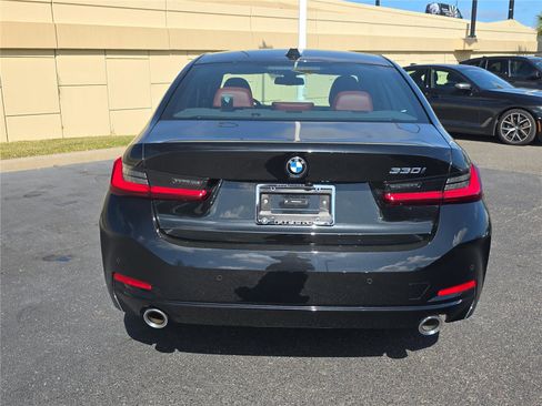 Used 2025 BMW 330i Sedan image 4