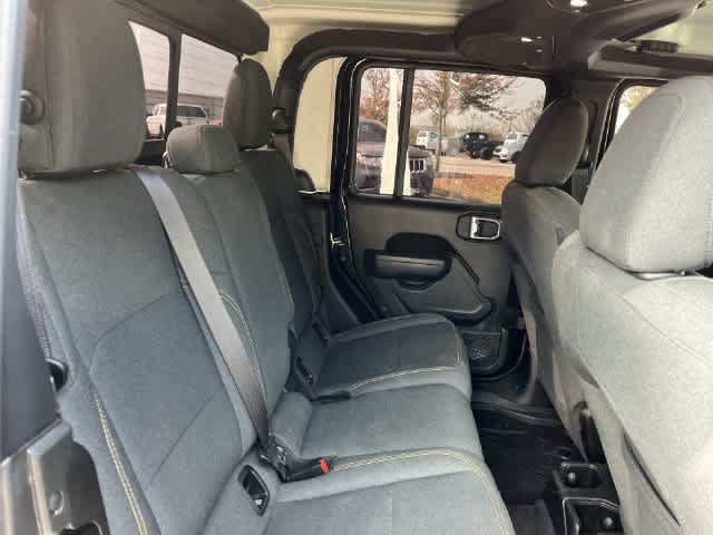 Used 2024 Jeep Gladiator Sport AWD/4WD image 17
