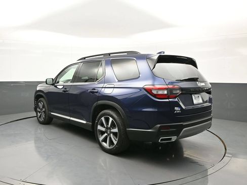 Certified 2024 Honda Pilot Touring image 8