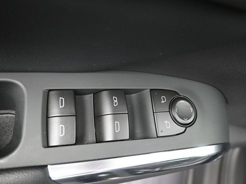 Used 2026 Chevrolet Traverse LT FWD image 12