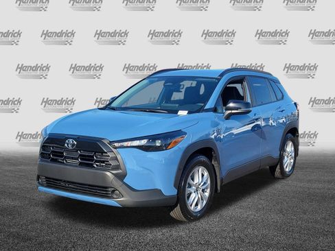 Used 2026 Toyota Corolla Cross LE FWD image 3