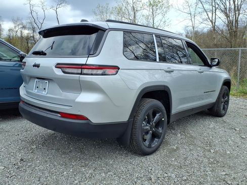 New 2026 Jeep Grand Cherokee L Limited AWD/4WD image 4