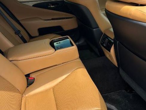 Used 2014 Lexus LS 460 AWD w/ F Sport Package image 11