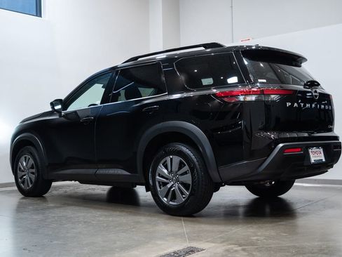 Used 2024 Nissan Pathfinder SV AWD/4WD image 7