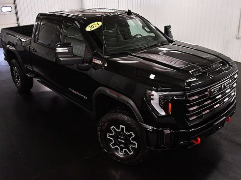 Used 2024 GMC Sierra 2500 AT4X image 13