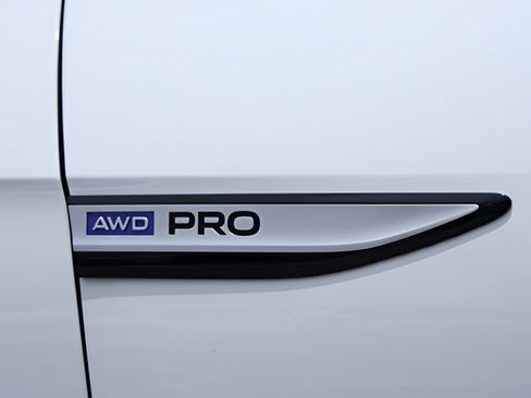 Used 2023 Volkswagen ID.4 Pro AWD/4WD image 10