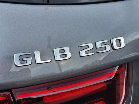 New 2026 Mercedes-Benz GLB 250 4MATIC image 14