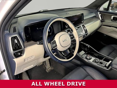 Certified 2023 Kia Sorento SX Prestige w/ Panoramic Sunroof Package AWD/4WD image 14