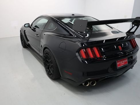Used 2019 Ford Mustang Shelby GT350R w/ GT350R Equipment Group 920A RWD image 68