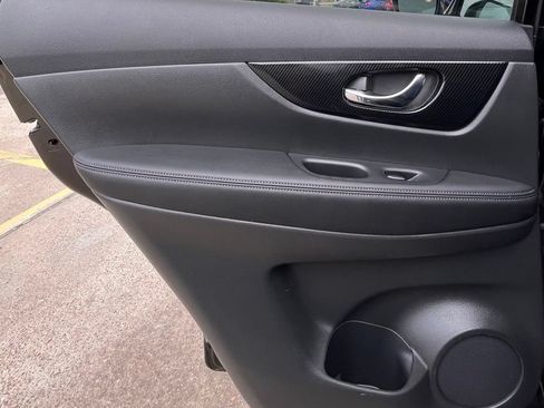 Used 2017 Nissan Rogue SL w/ SL Premium Package FWD image 35