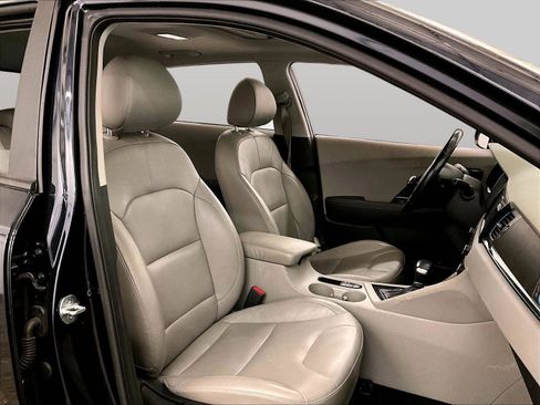 Used 2019 Kia Niro EX Premium w/ Sunroof Package FWD image 7
