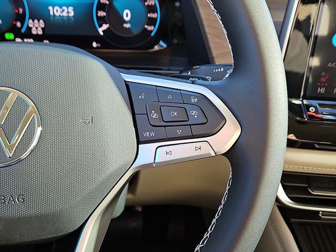 New 2026 Volkswagen Atlas SE image 18