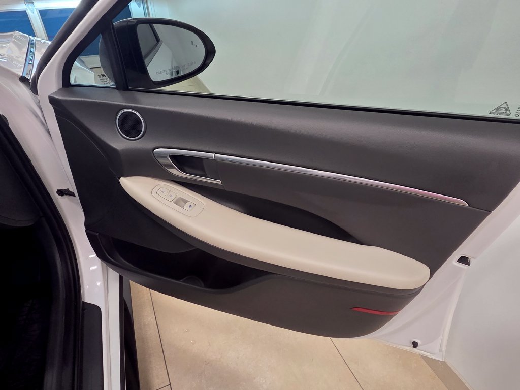 Used 2023 Hyundai Sonata SEL w/ Convenience Package FWD image 22